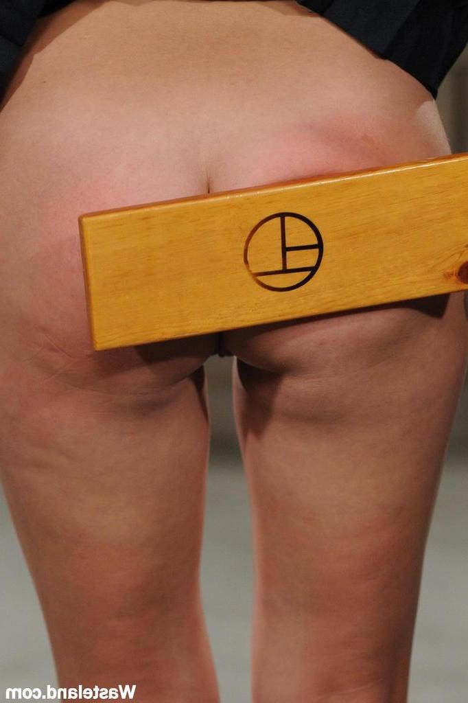 16P Mulher asiática grita enquanto tem sua buceta brutalizada em cativeiro
