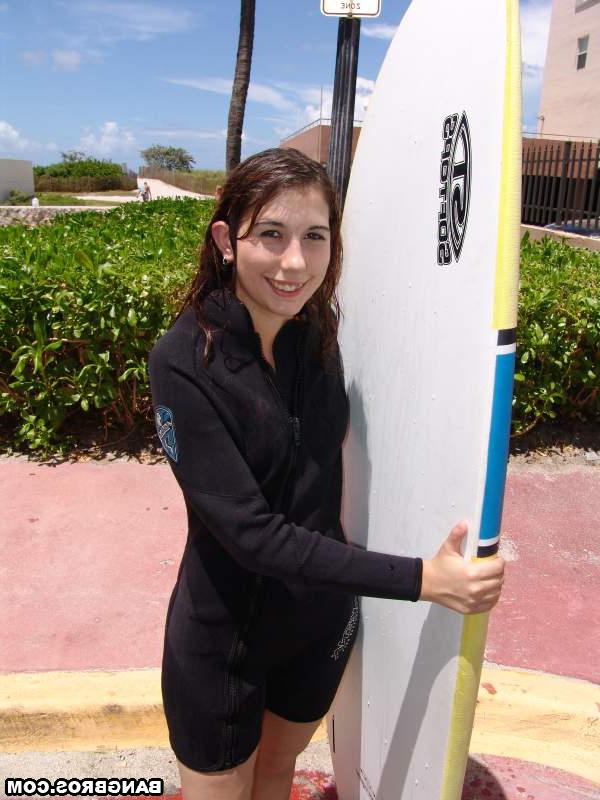 20P Female surfer Zoey gets picked up and face fucked by a stranger