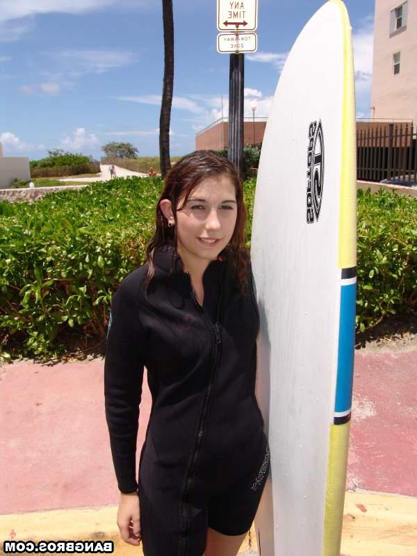 20P Female surfer Zoey gets picked up and face fucked by a stranger