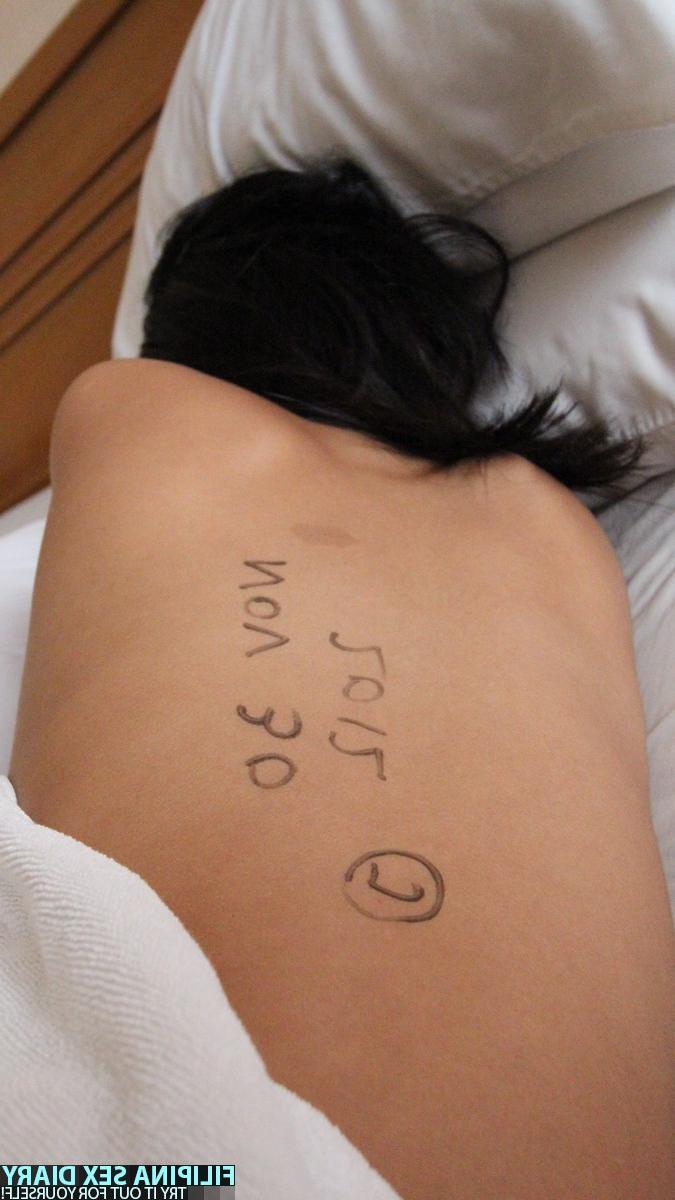 20P Adolescente asiática delgada Jenelyn follada por su coño virgen en POV