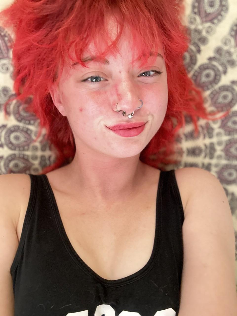 13P Cute OnlyFans girl with a nose piercing Abby shows her big booty in a solo