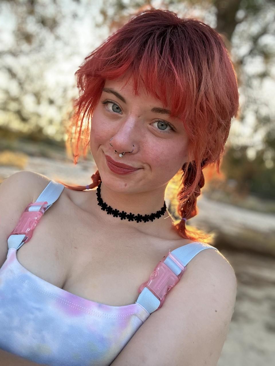 13P Cute OnlyFans girl with a nose piercing Abby shows her big booty in a solo