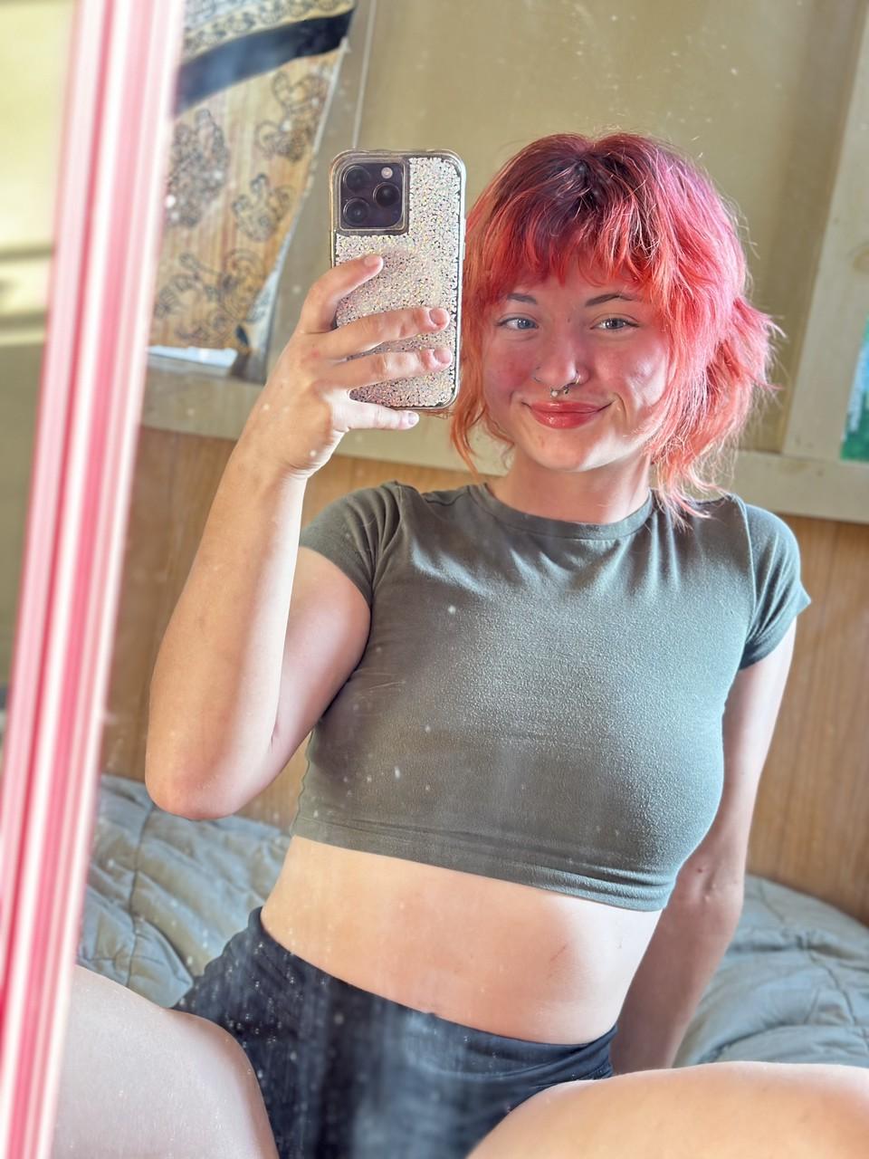 13P Cute OnlyFans girl with a nose piercing Abby shows her big booty in a solo