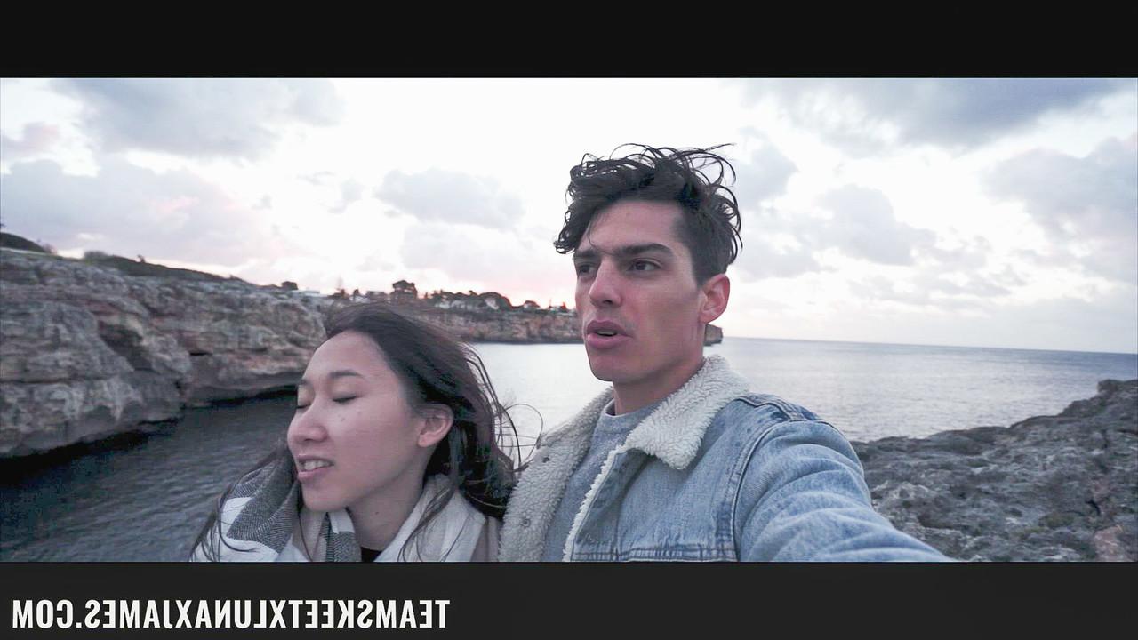 20P Das asiatische Babe Luna X genießt Outdoor-Doggystyle-Sex und bekommt einen Cumshot in den Mund