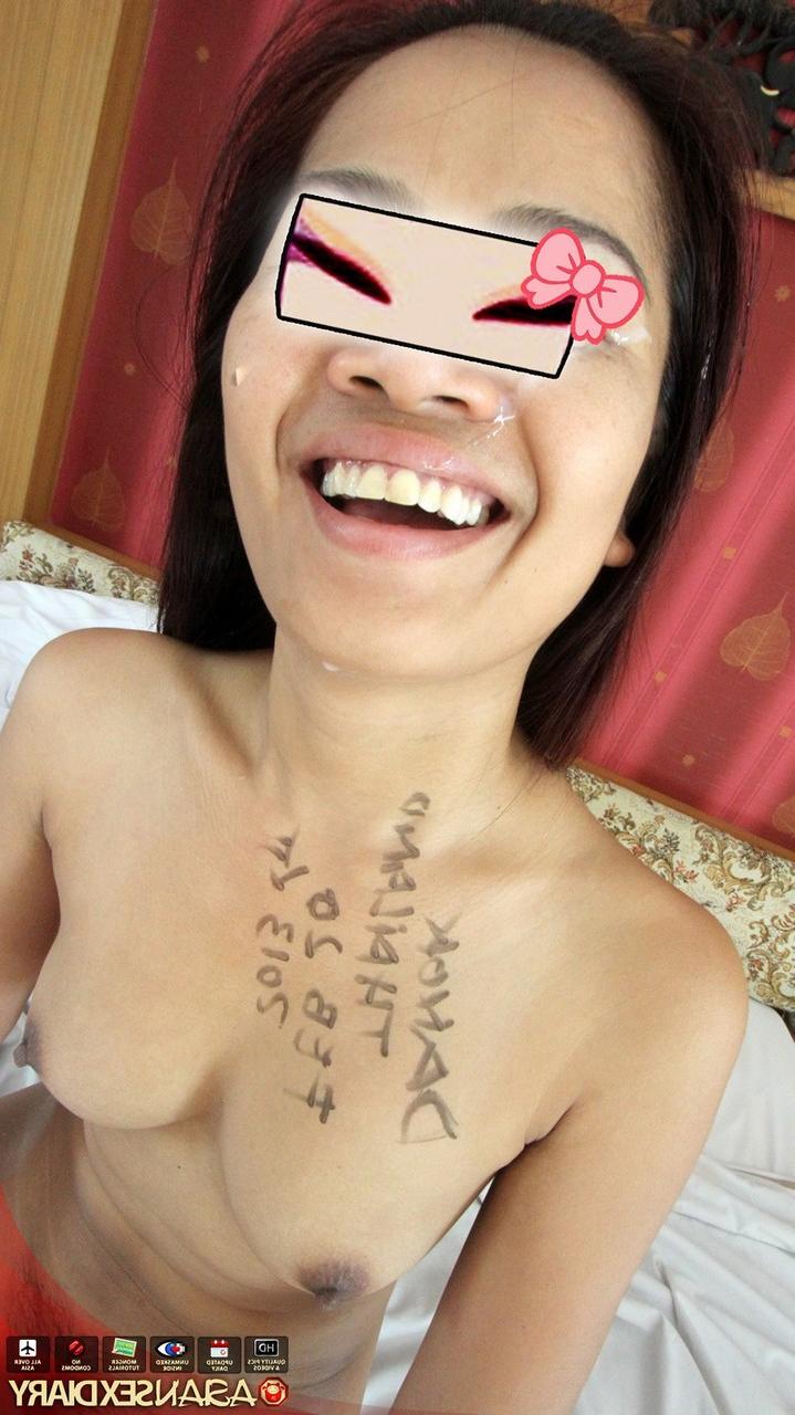 15P Der asiatische Amateur Tik hat auf einem Bett Geschlechtsverkehr mit einem Weißen