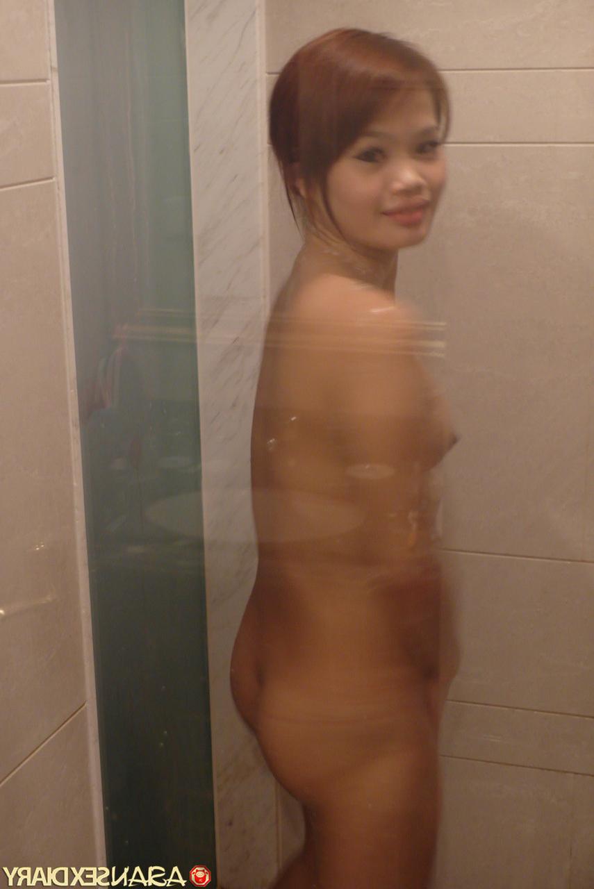 20P Nerdy Asian girlfriend Zhibo posing dressed up and naked in her compilation