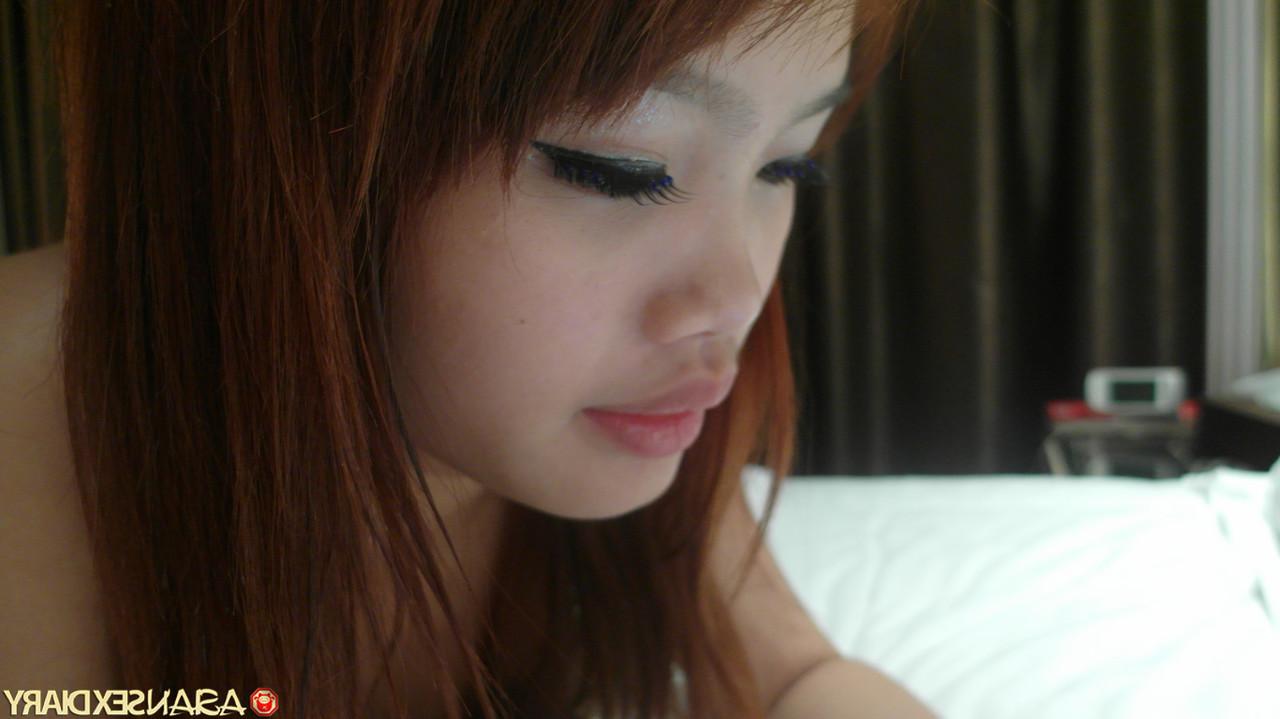 20P Nerdy Asian girlfriend Zhibo posing dressed up and naked in her compilation