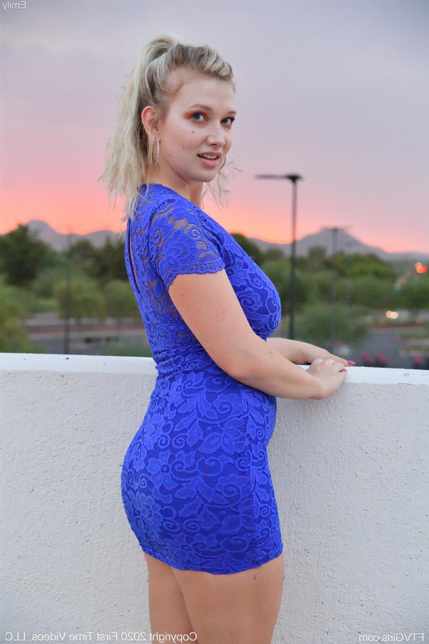 20P Blonde Emily does exercise topless and flashes her natural tits in public