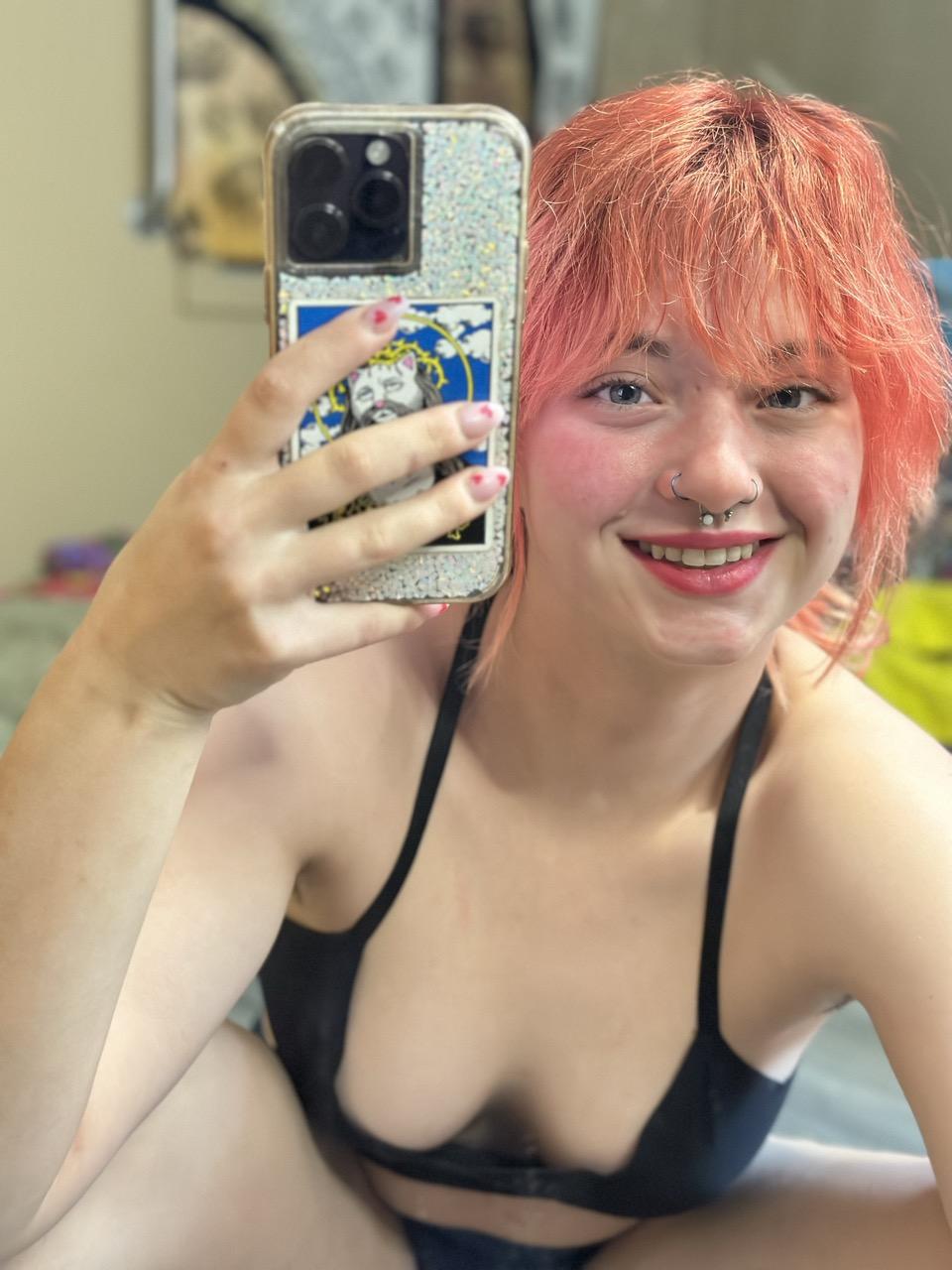 16P Gorgeous OnlyFans cam babe Redhead Abby teases with her big booty