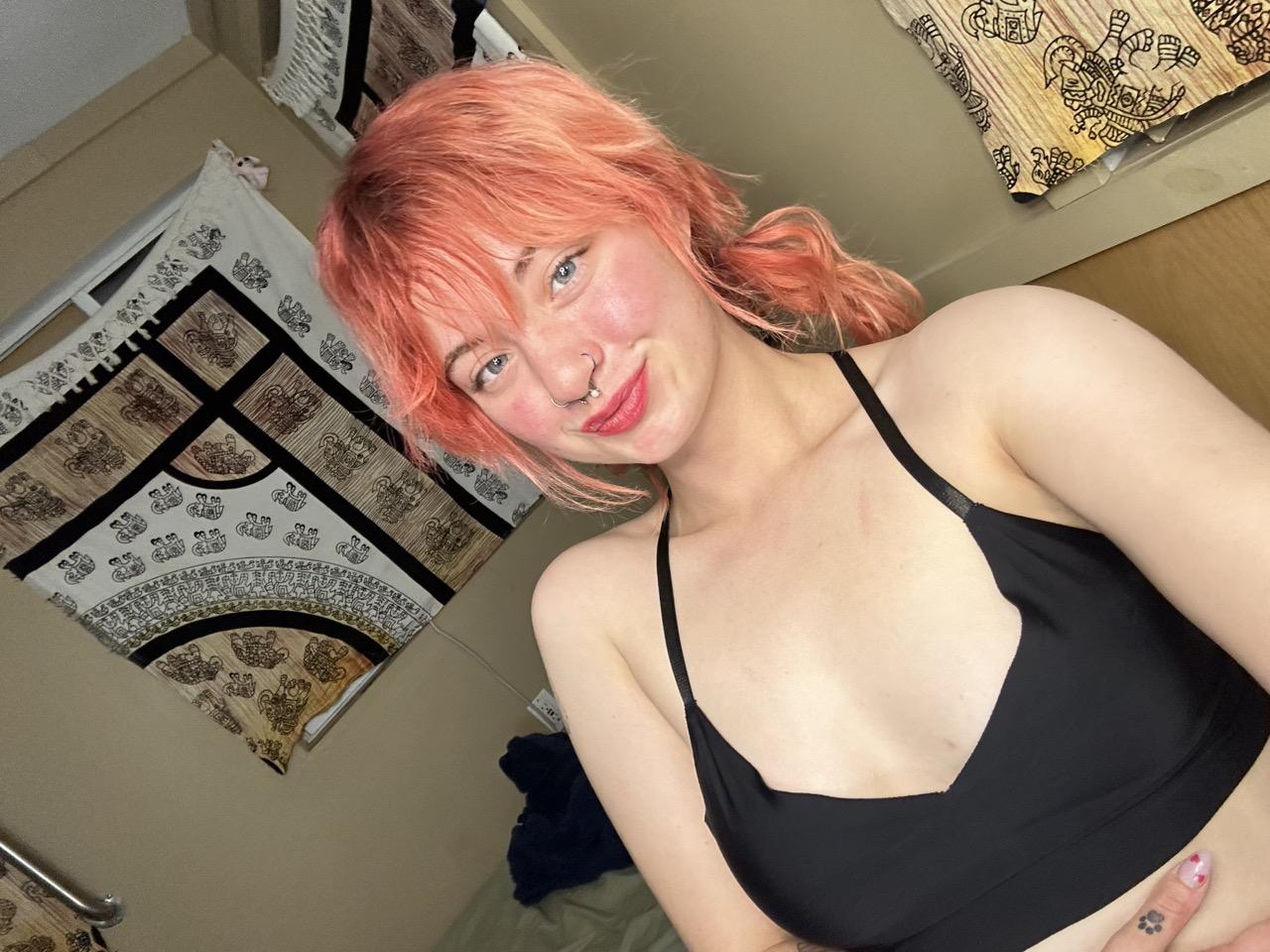 16P Gorgeous OnlyFans cam babe Redhead Abby teases with her big booty