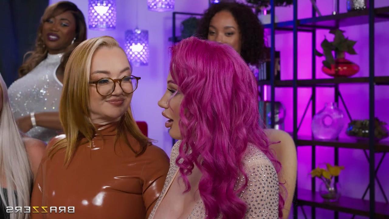 20P Estrelas pornôs gostosas mostram suas incríveis habilidades sexuais em uma compilação do Brazzers