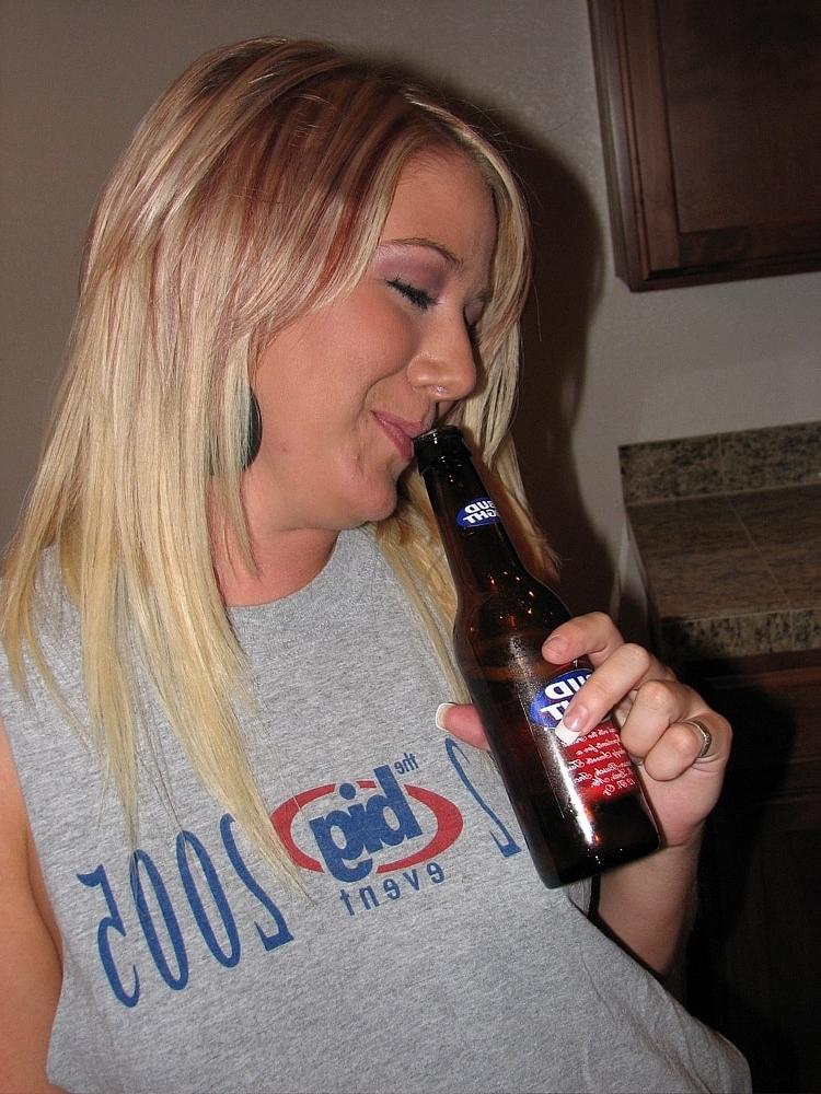 20P Tipsy amateur babe Austin Candid unveils her big tits with pierced nipples