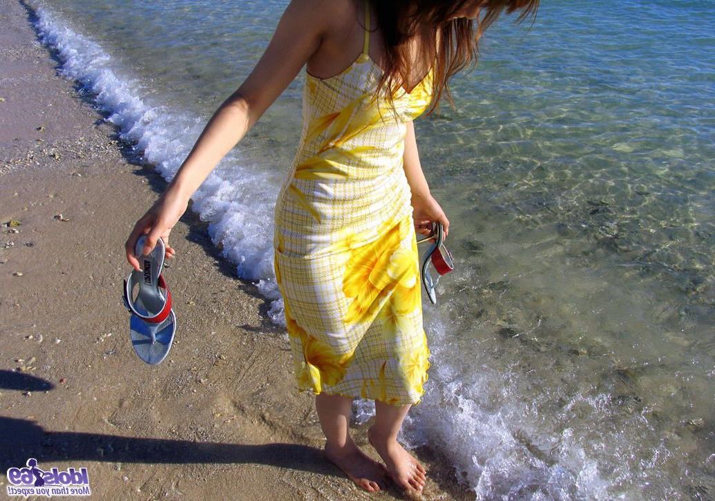 16P A linda japonesa Yua Aida revela seus belos seios depois de um dia na praia