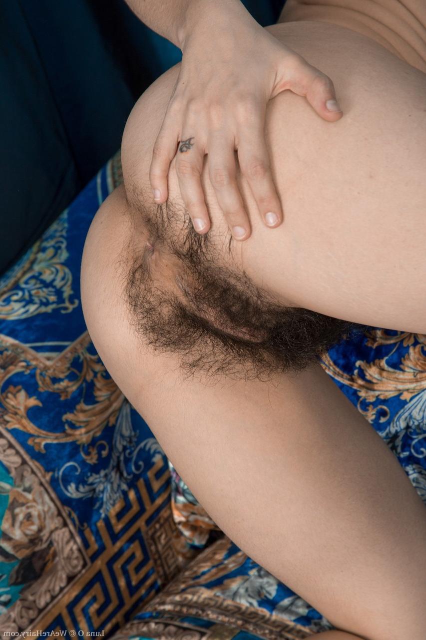 17P Slender brunette with hairy armpits Luna O bares her hairy vagina