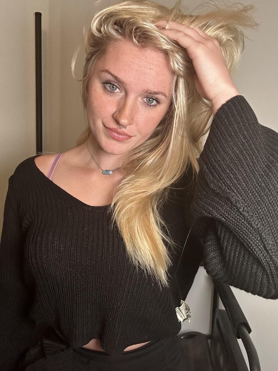 20P OnlyFans ブレイク・ブルーム ブレイク・ブルーム