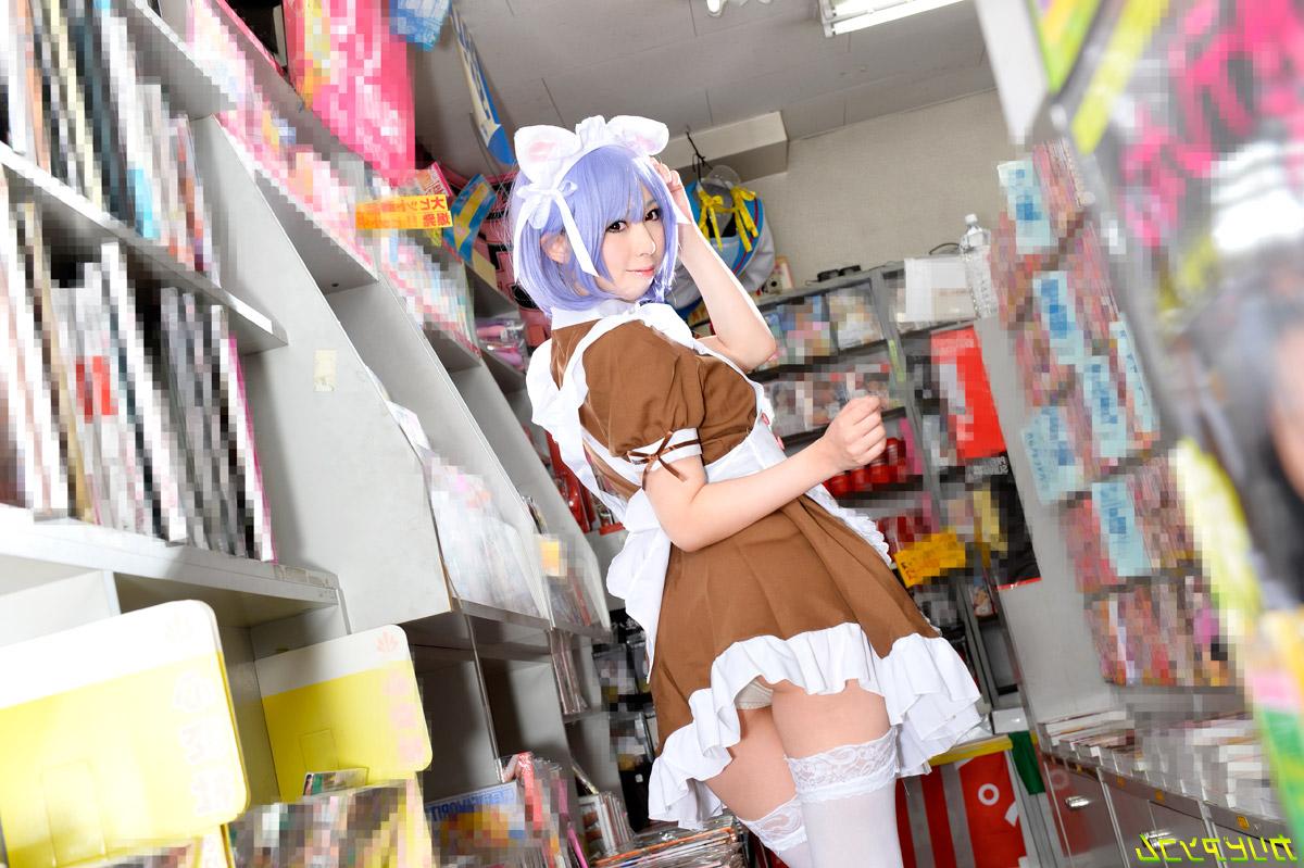 20P Das lilahaarige japanische Mädchen Miku Oguri wird im Laden von Fremden gefickt