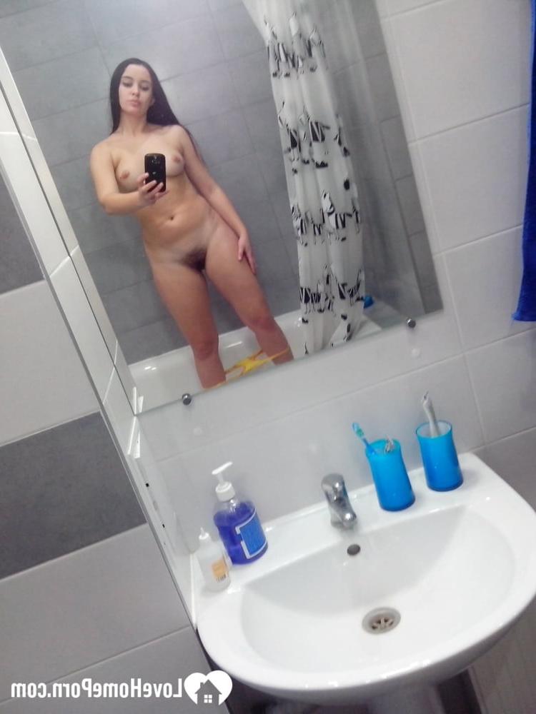 16P Curvaceous brunette Haruka Fuji stripping and posing in the bathtub