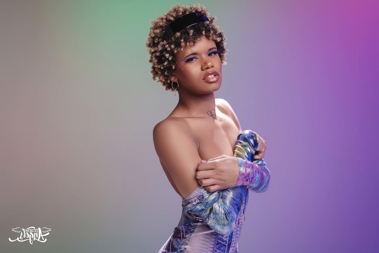 17P Trans Angels Dillon Diaz, Nuageux Vi