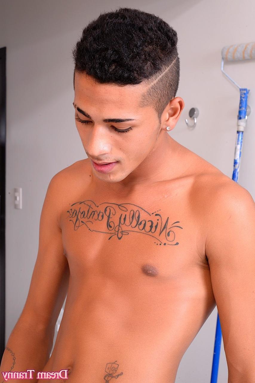 20P Transexual latina Nicolly Pantoja ordeñada y follada por su gran culo por un chico