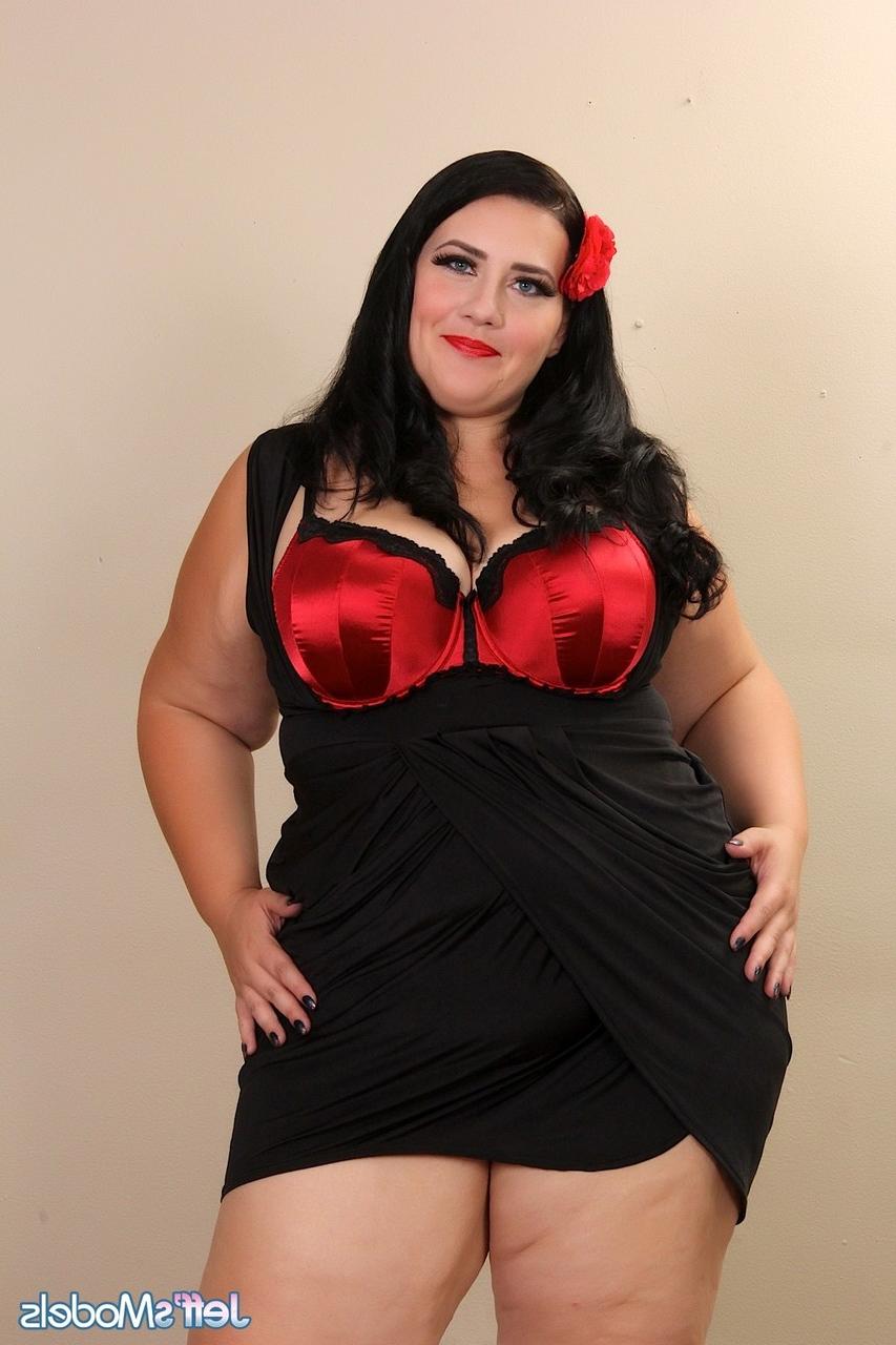 20P Naughty American BBW models stripping and fucking hard in an orgy