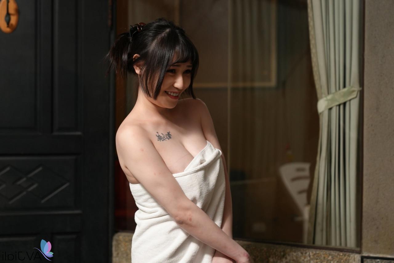 20P Chinese babe with big tits Xiao Ye Ye gets seduced & fucked on the first date