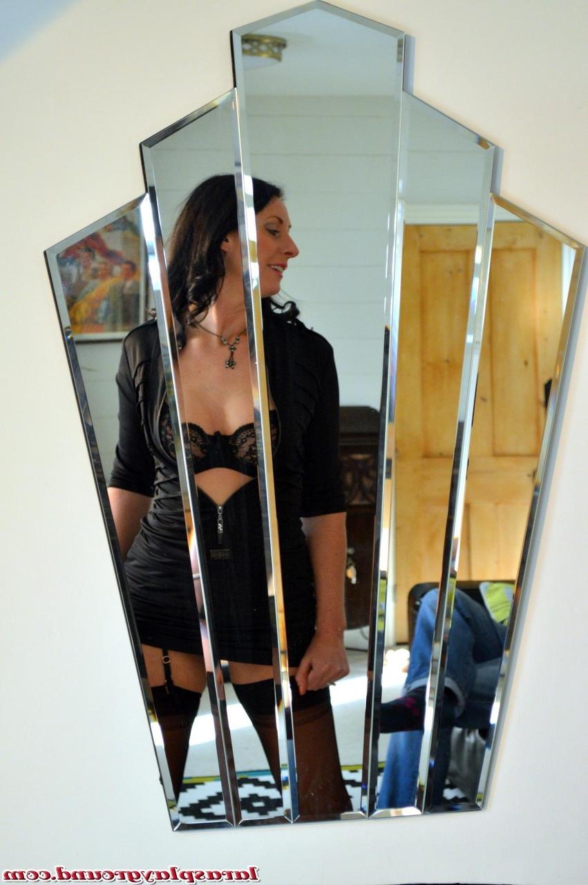 20P Tall brunette MILF Lara gets banged doggystyle by a hung stud she just met