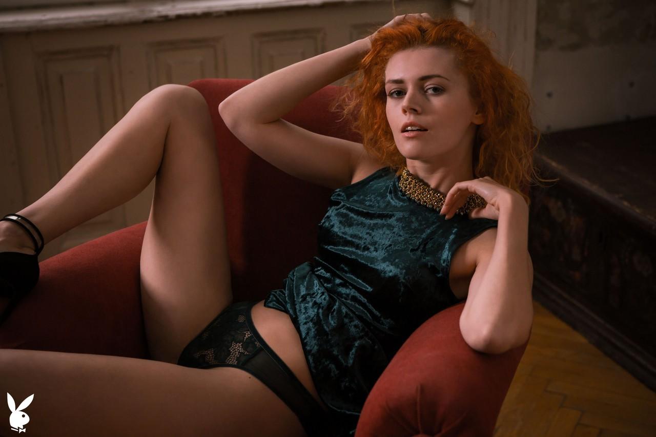 20P Beautiful redhead Kate Ri unveils her small tits and her trimmed pussy