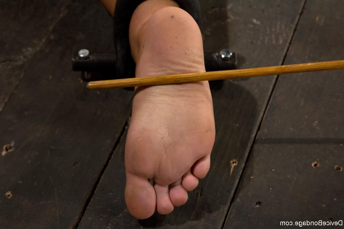 20P Curvy blonde Kait Snow getting bound and finger fucked by her cruel master
