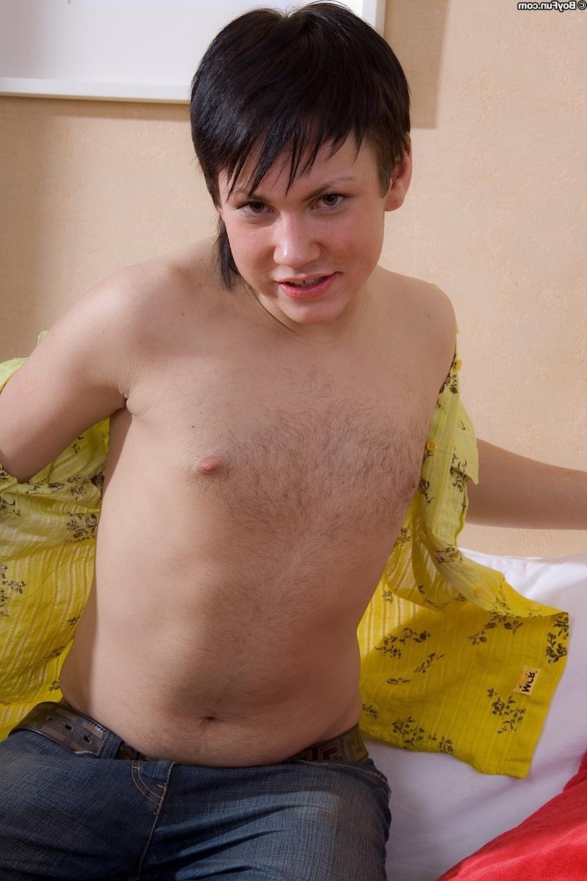 20P Garoto gay feminino Paul recebendo sua boca e idiota brincando e fodendo