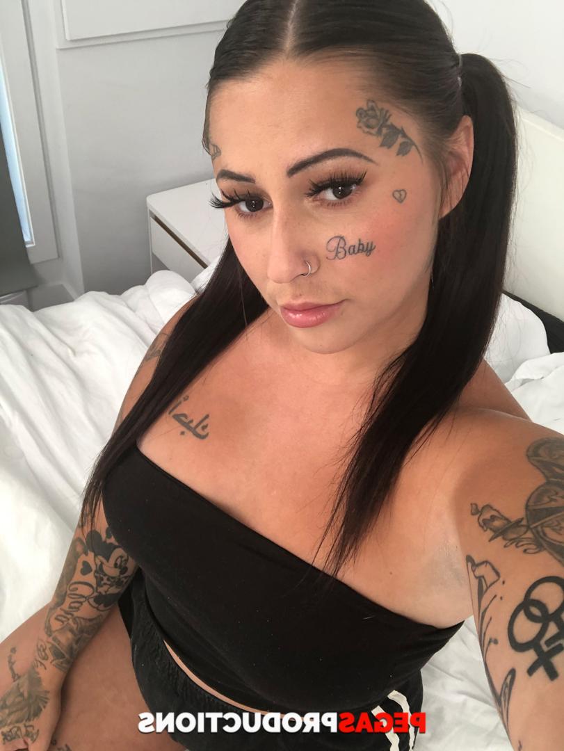 20P Chubby girlfriend Rick Hard strips and flaunts her big boobs & tattooed curves