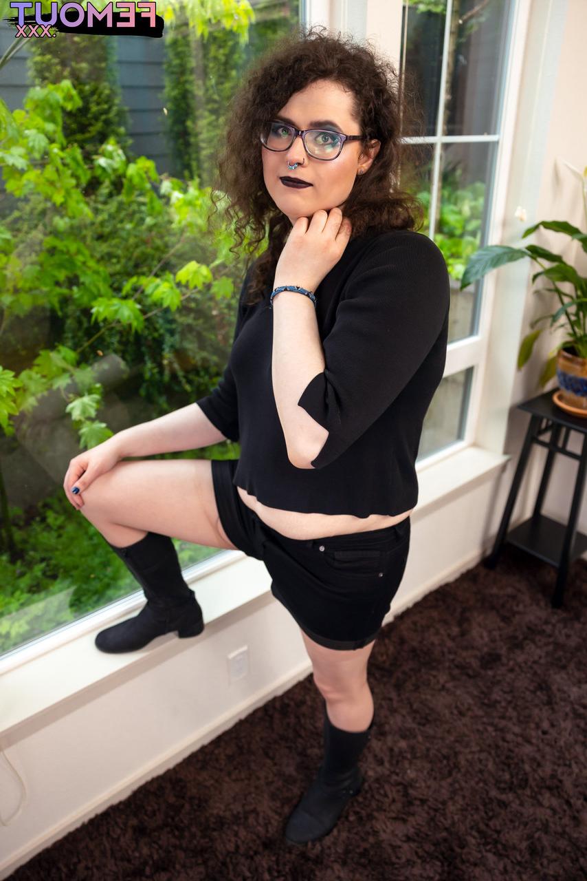 16P Femout XXX Tahlia Azure