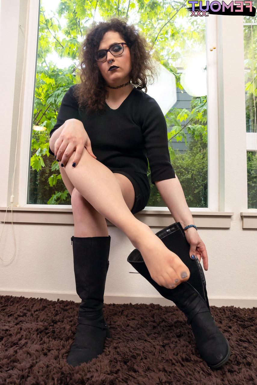 16P Femout XXX Tahlia Azure