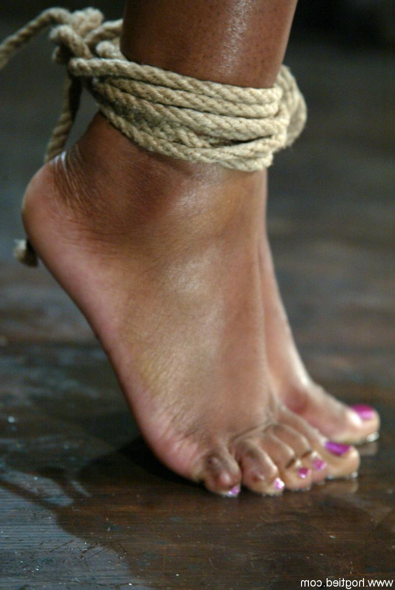 20P Curvy ebony MILF Jada Fire getting her big tits and ankles bound by her master