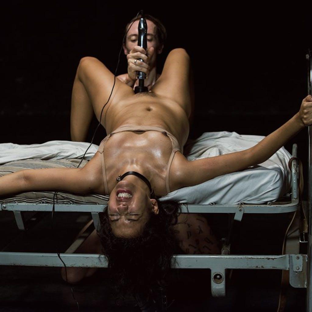 20P As submissas europeias Silvia Rubi, Lina Bembe e Viktoria Vaar são dominadas