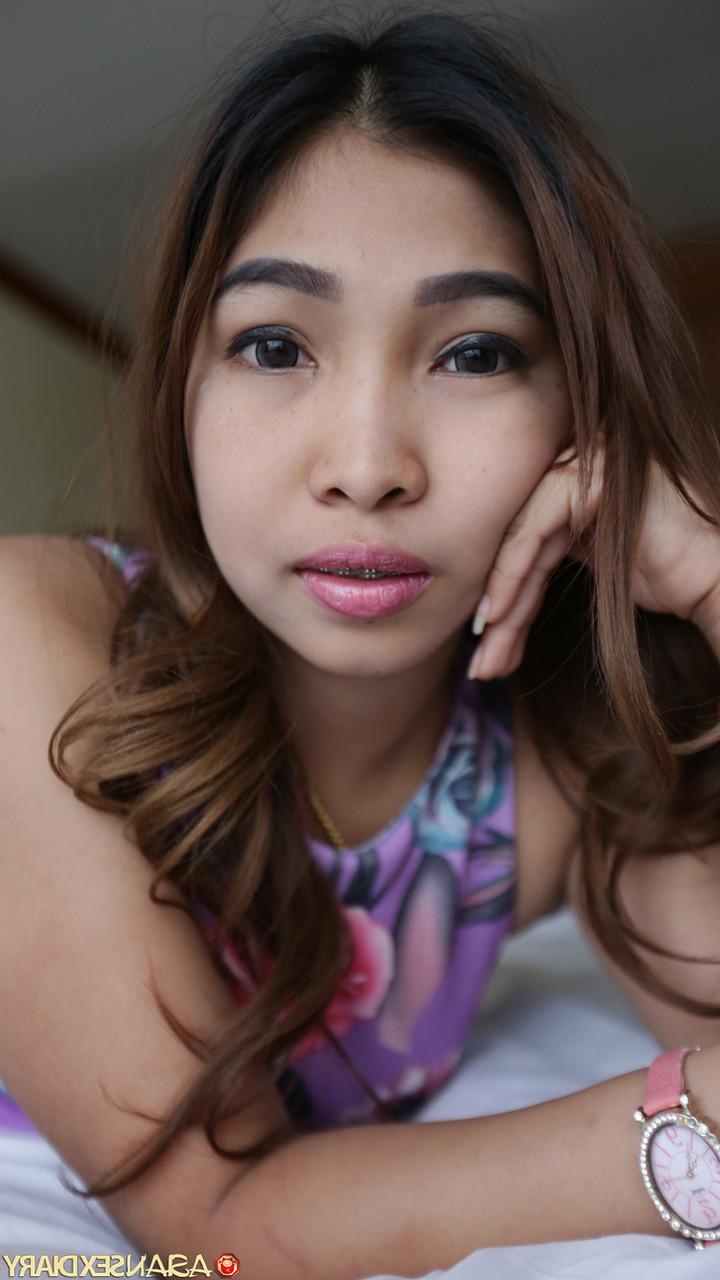 20P Beautiful Asian babe Jiji enjoys hardcore POV sex with a hung stud