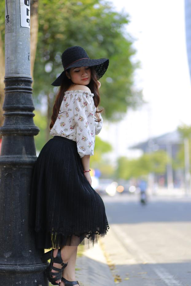 20P Pretty Asian babe posing in her gorgeous blouse, skirt and heels outdoors