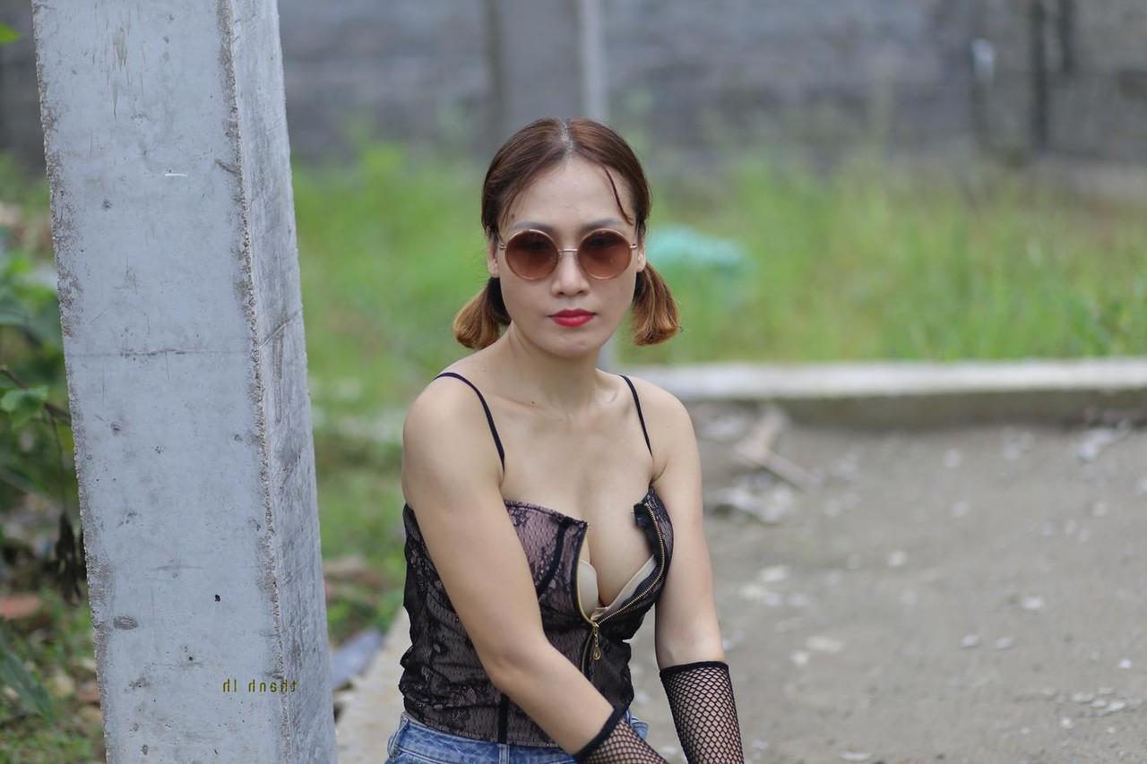 20P Hot Asian model with sunglasses Julia Lyly poses in her sexy outfit in public
