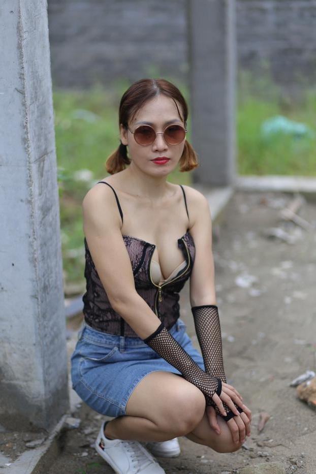 20P Hot Asian model with sunglasses Julia Lyly poses in her sexy outfit in public