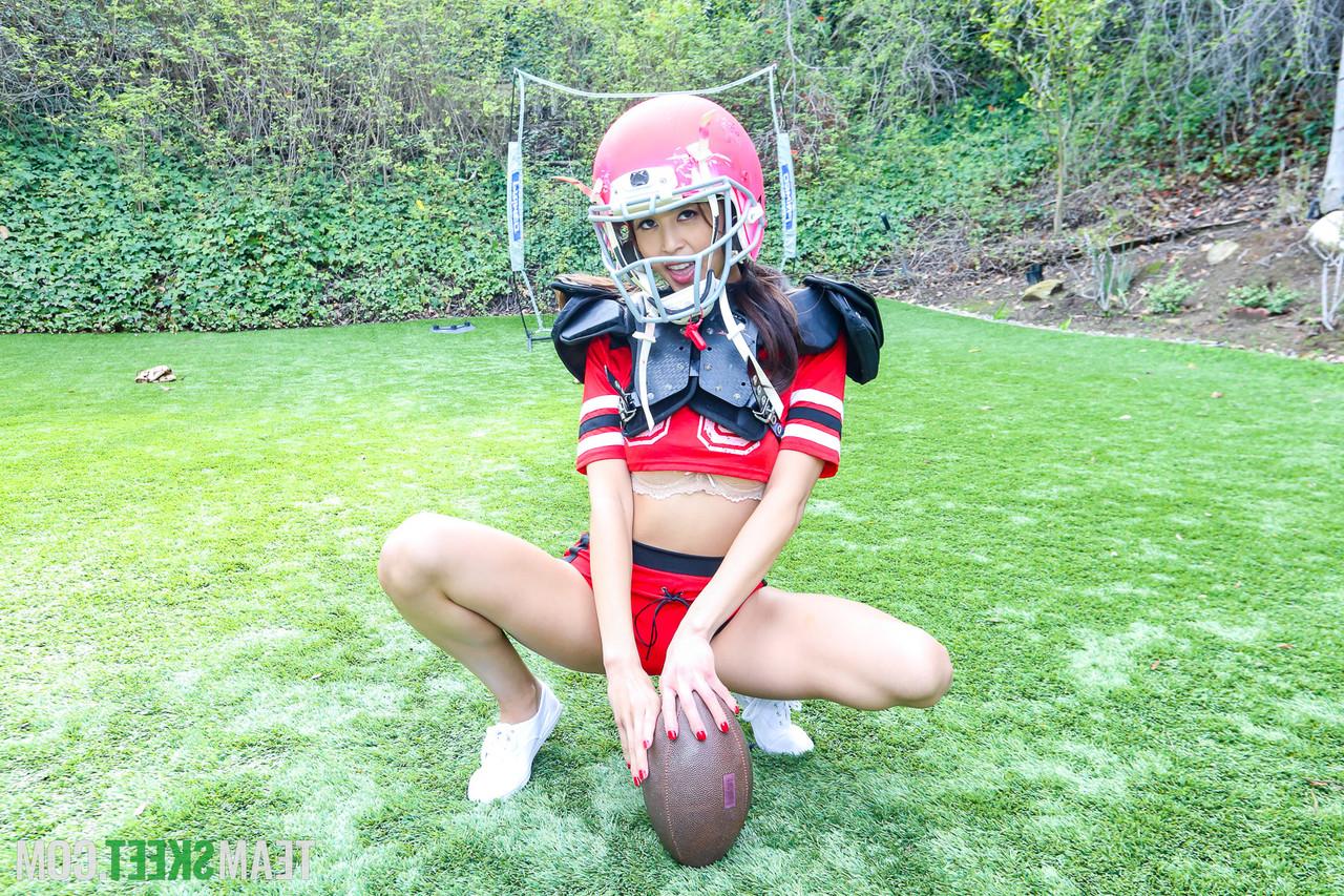 20P Little football player Alexia Anders screws her boyfriend after practice