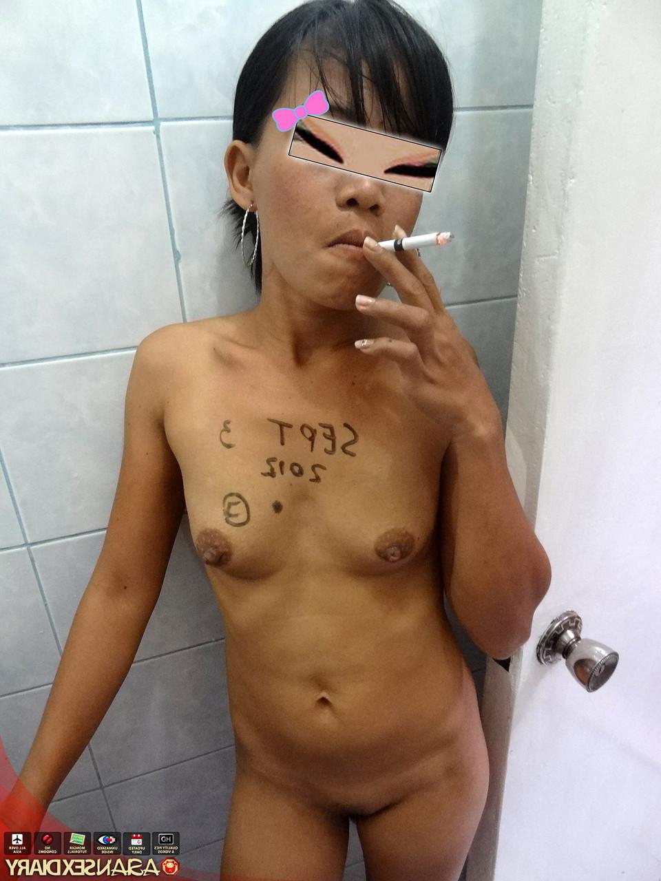 15P Amadores filipinos ficam nus para fazer sexo na cama com um estrangeiro