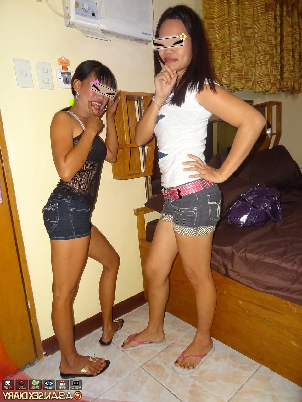 15P Amadores filipinos ficam nus para fazer sexo na cama com um estrangeiro