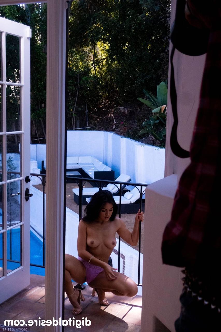 20P Sexy Asian babe Kendra Spade shows her trimmed bush & her tight ass