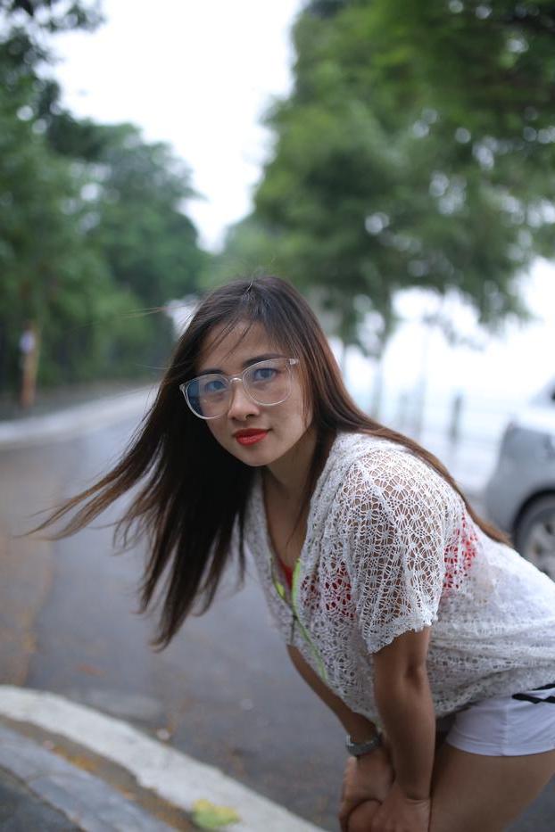 20P Pretty Asian babe Elena posing seductively in her hot outfit in public