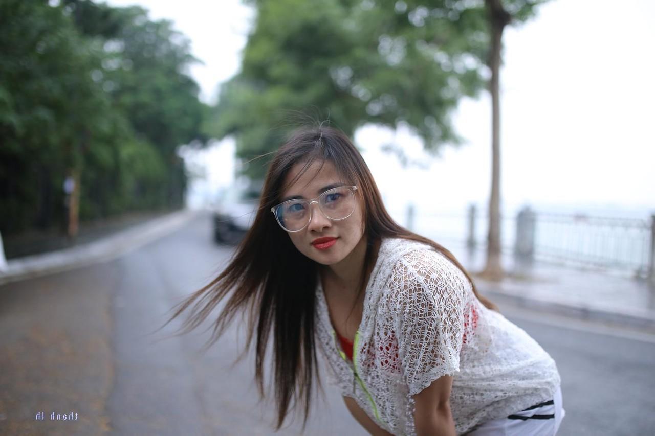20P Pretty Asian babe Elena posing seductively in her hot outfit in public