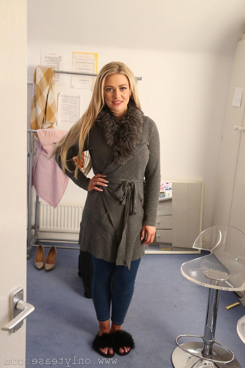 20P Only Tease Alexa Campbell