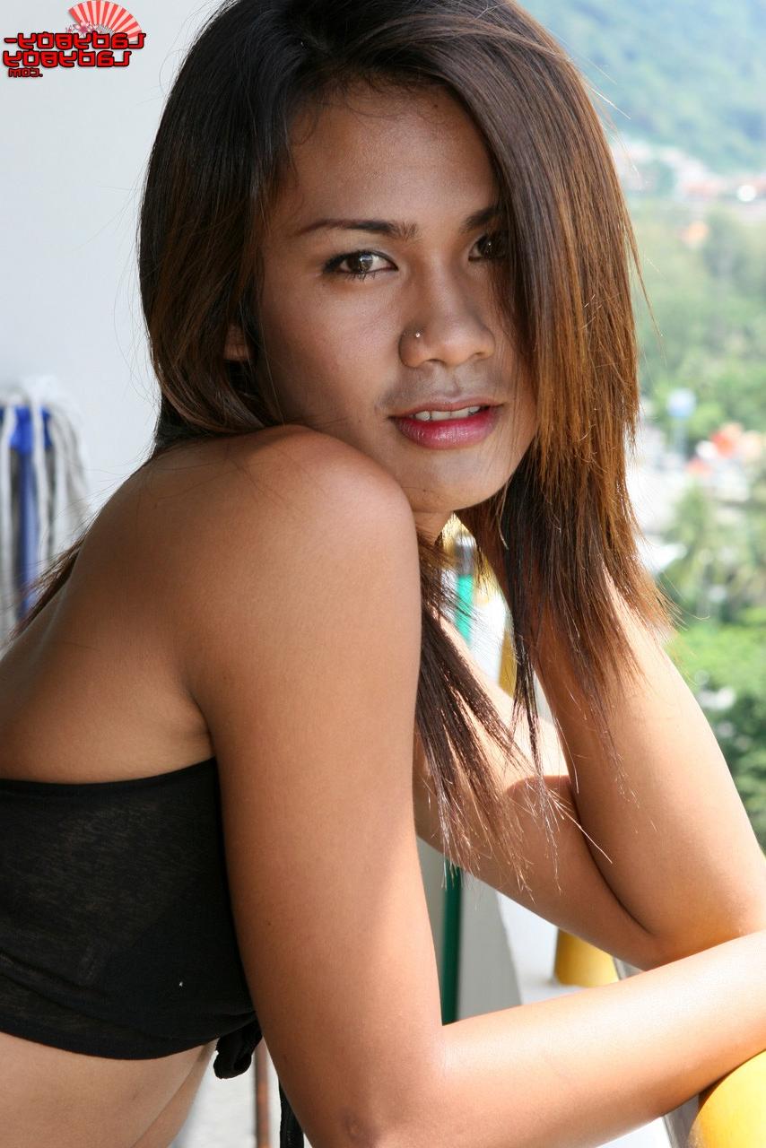 16P Asiática TGirl Rei