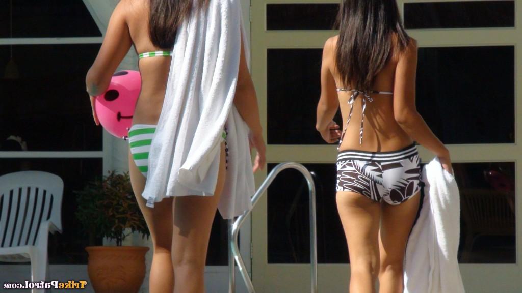 17P Bellezas tailandesas en bikinis sexys nicole y anne divirtiéndose en la piscina