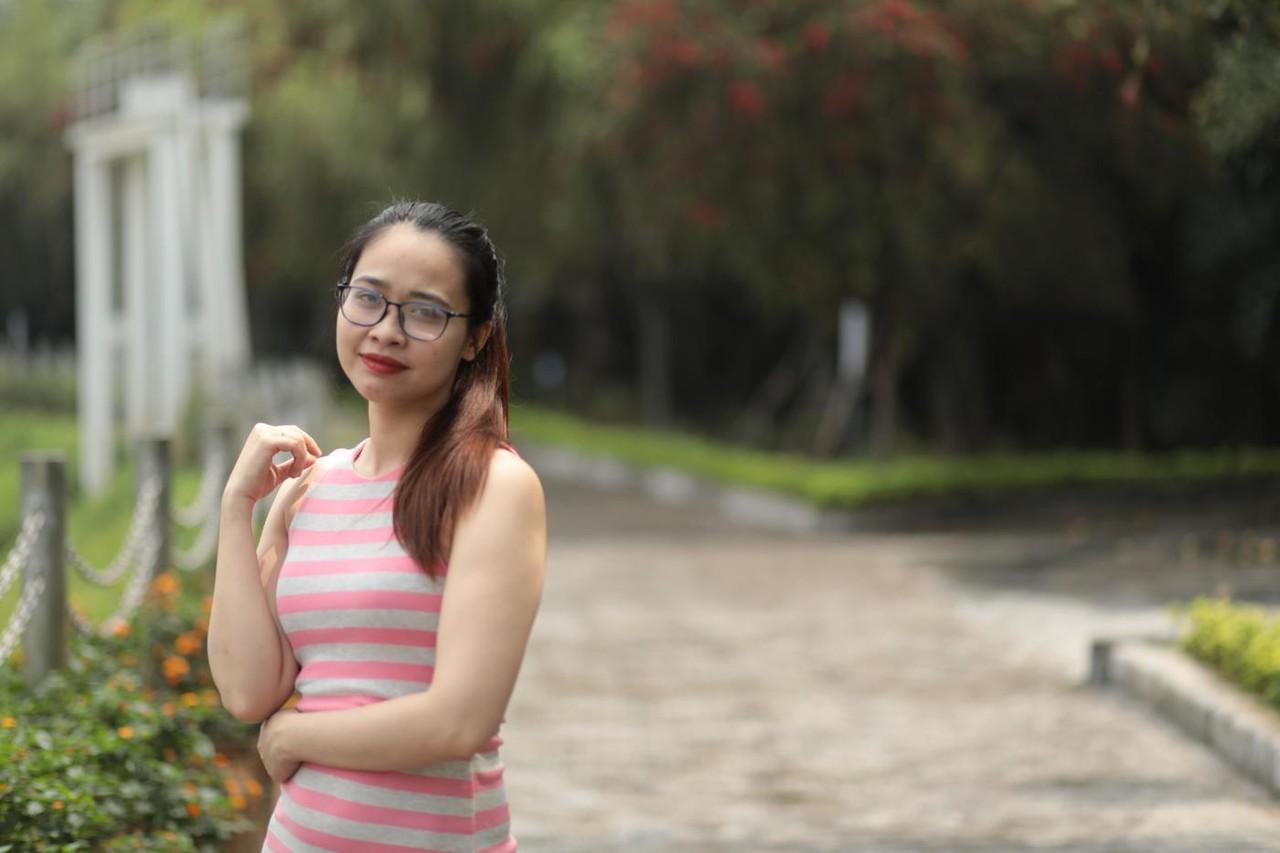 20P Sweet Asian babe Katrina posing in her long summer dress outdoors