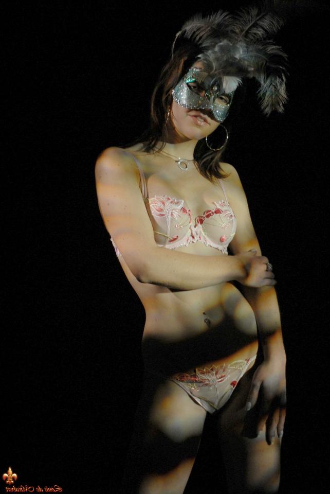 12P Caucasian showgirl models in her bra and panty ensemble