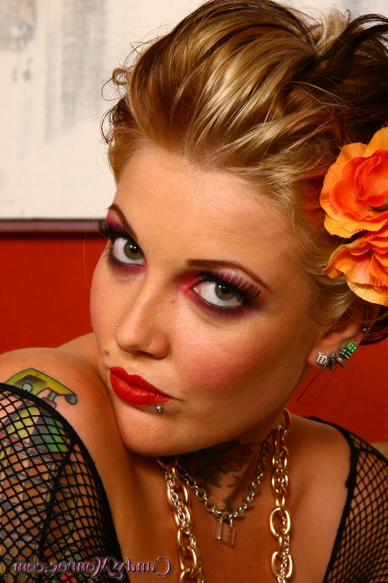 20P Pinup babe Candy Monroe tries out a BBC in front of her cuckold boyfriend